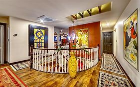 Neocolonial Nouveau Kensington Vacation Home